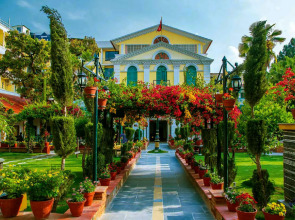 Kathmandu Guest House by KGH Group