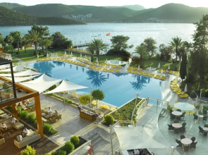 DoubleTree by Hilton Bodrum Isil Club Resort