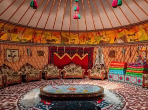 Golden Dragon Villa Hotel