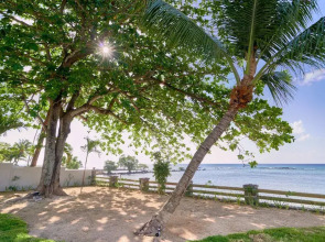 Les Estivales Beachfront Suites & Penthouses with LOV