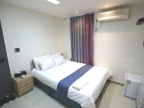 Must Stay Hotel Myeongdong