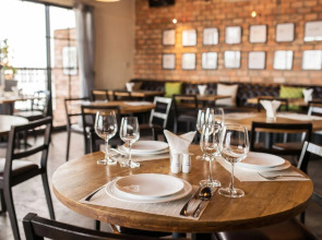 The Alcove Library Hotel