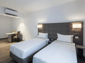 Отель Studio Inn Centrale & Milano Urban Padel