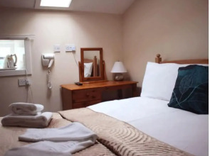 Loch Leven Hotel & Distillery