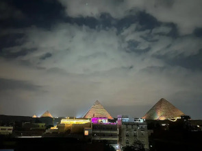 Falcon pyramids inn