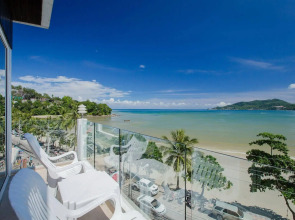 The Front Hotel and Apartment