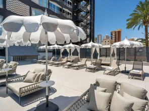 Belroy Hotel and Apartments