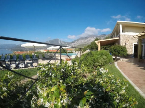 Hotel Villa Gustui Maris