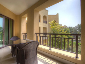 Shangri-La Hotel Apartments Qaryat Al Beri