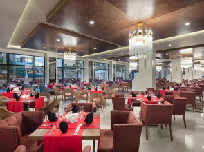 Aydinbey Queen's Palace & Spa - Ultra All Inclusive