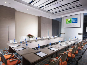 Holiday Inn Express Luoyang City Center by IHG