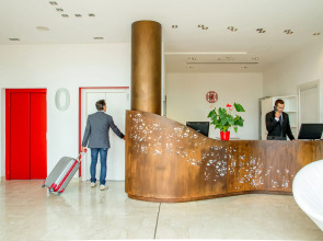 Отель Phi Hotel Milano