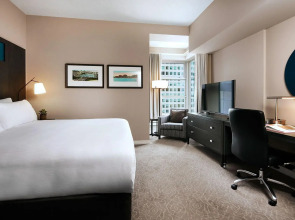One King West Hotel & Residence