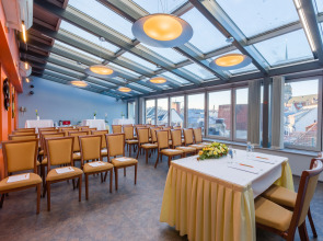 Avalon Hotel & Conferences