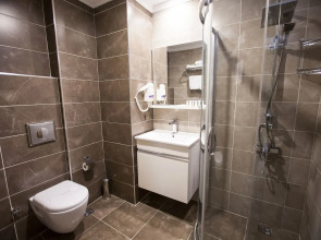 The Rise Aron Business Hotel Merter