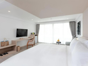 Anona Beachfront Phuket Resort