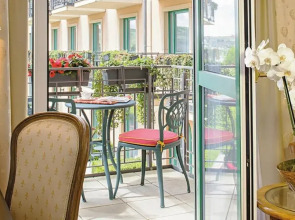 Victor's Residenz - Hotel Schloss Berg