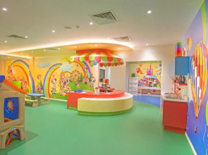 Adams Beach Hotel & Spa