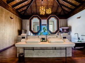 Grand Palladium Lady Hamilton Resort & Spa All Inclusive