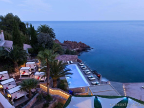 Tiara Miramar Beach Resort