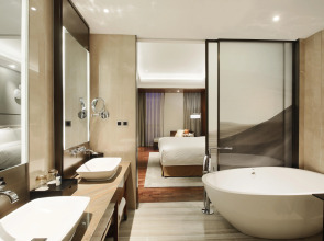 HUALUXE Wuxi Taihu by IHG