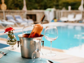 Canada Hotel & Bungalows