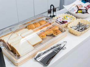 OYO Hostel Myeongdong 5