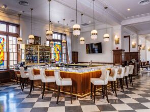 The Yorktowne Hotel, Tapestry Collection by Hilton