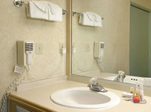 Capri Suites Anaheim