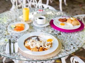 Hotel Xbalamque and Spa Cancun