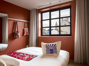 Mob Hotel Paris les Puces