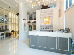 White Ivory Bed & Breakfast