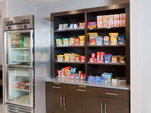 La Quinta Inn & Suites by Wyndham New York City Central Park