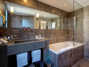 Canopy by Hilton Cannes