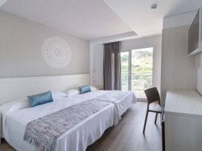 Hotel Serhs Oasis Park