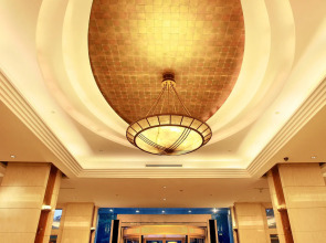 Guilin Lijiang Waterfall Hotel