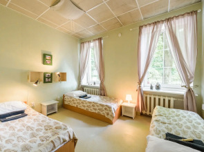 Downtown Forest Hostel & Camping