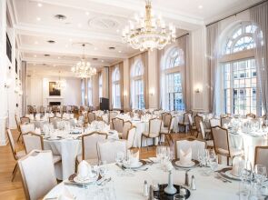 The Yorktowne Hotel, Tapestry Collection by Hilton