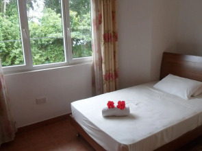 Reef Holiday Apartments