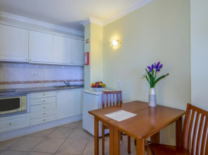 Canavial I & II Apartments