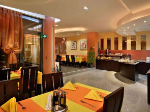 City Avenue Hotel by HMG