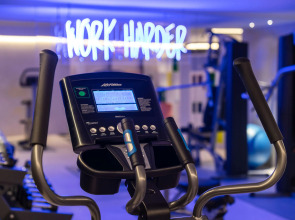 Suites Plaza Hotel & Wellness