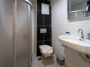 Aurasia SeaSide Hotel