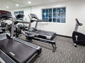 Holiday Inn Express & Suites Hollywood Walk Of Fame