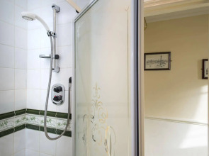 Hampton Court Palace Hotel