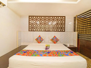 Fabhotel White Klove