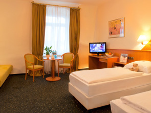 Star-Apart Hansa Hotel