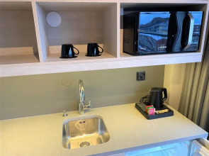 Skyline Airport Hotel