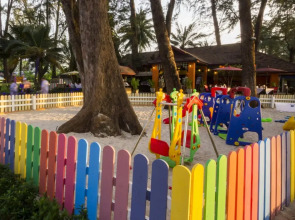 Курортный отель Amora Beach Resort Phuket