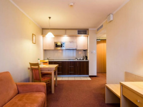 Hotel Apartments Zgoda Warszawa by DeSilva